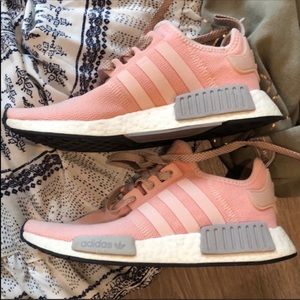 nmd r1 vapour pink